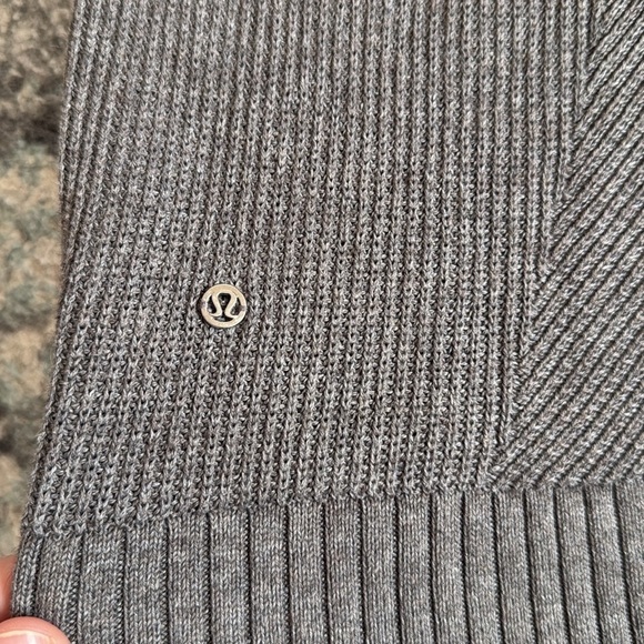 Lululemon Cozy Calling Turtleneck - Picture 10 of 12